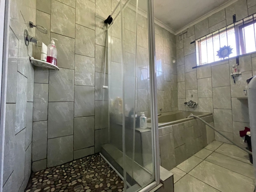 7 Bedroom Property for Sale in Haven Hills Eastern Cape